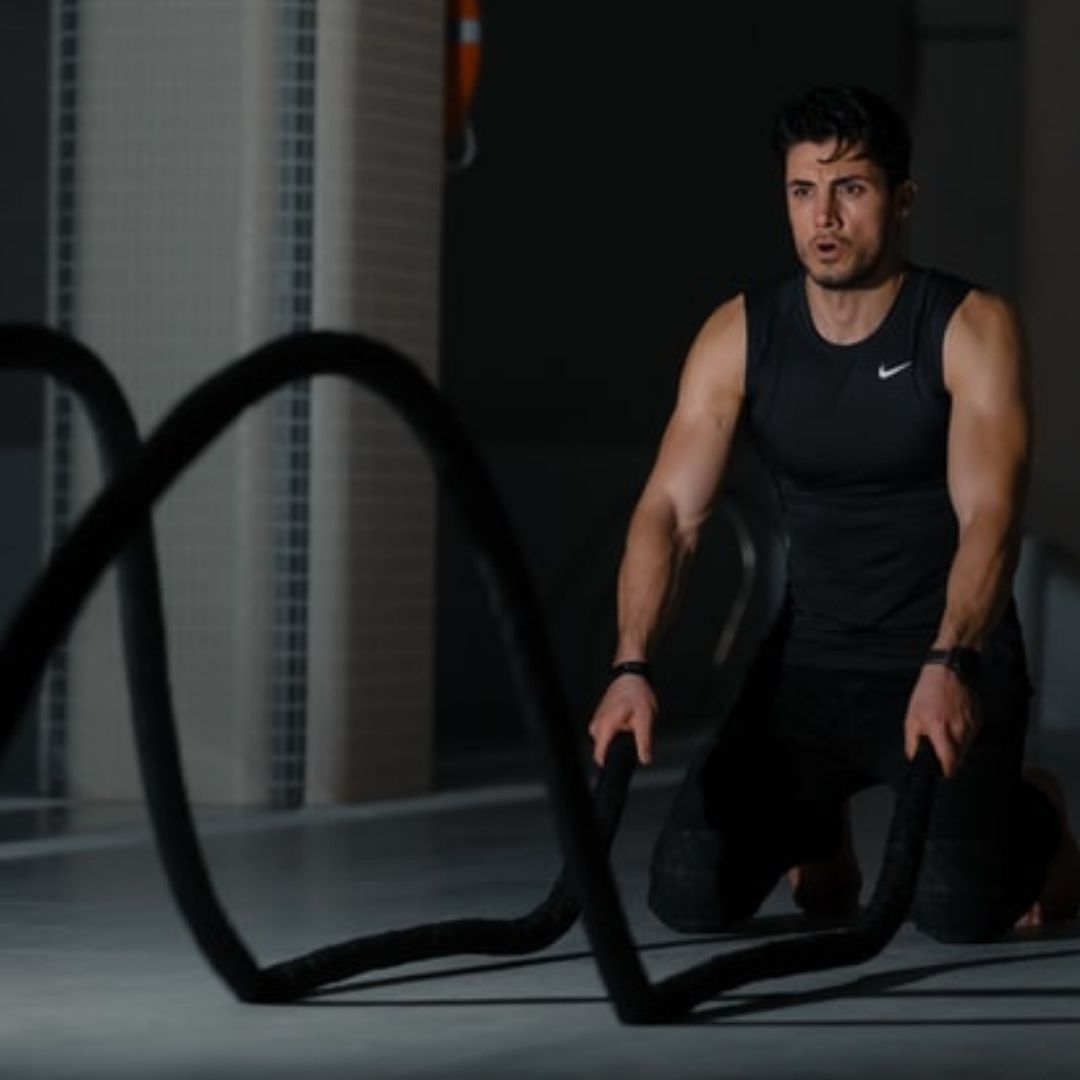 Battle Ropes Workout Guide to Burn Fat & Build Power