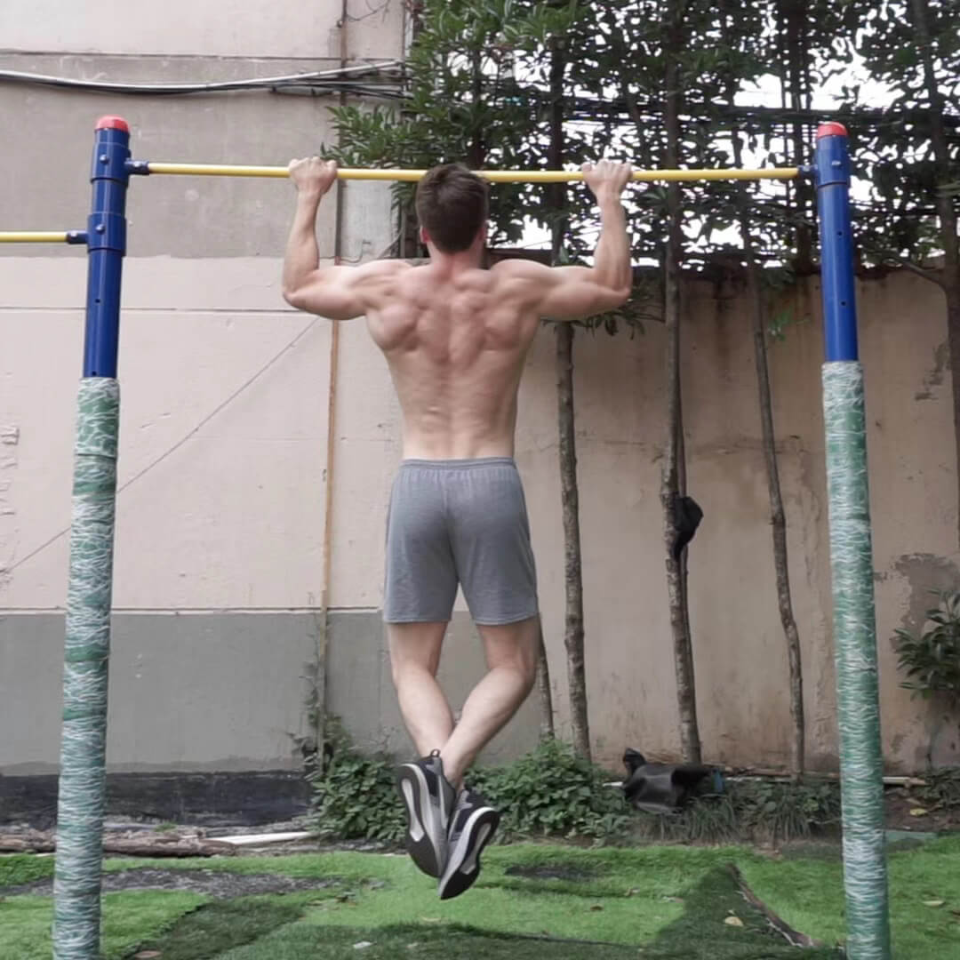 Achieve a Pullup with These 5 Strength-Building Exercises