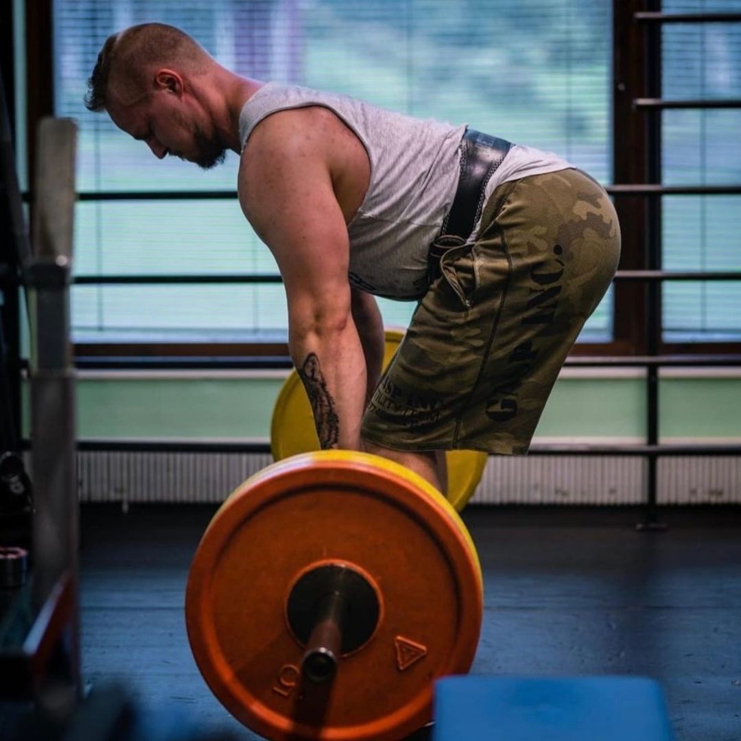 Single-Leg Deadlift: How to Do It, Benefits, and More